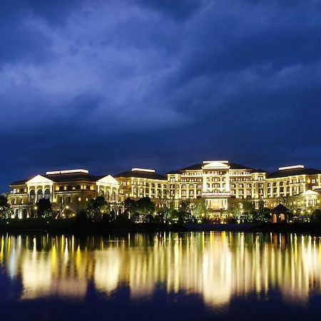 Landison Green Town Hotel Xinchang Exterior foto