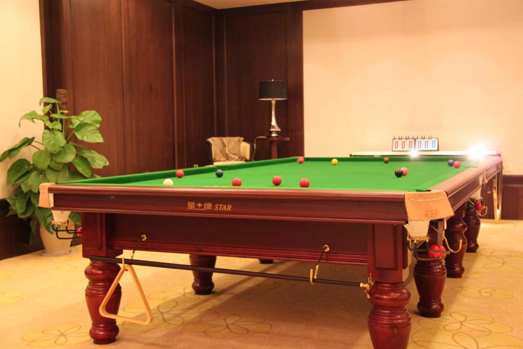 Landison Green Town Hotel Xinchang Exterior foto